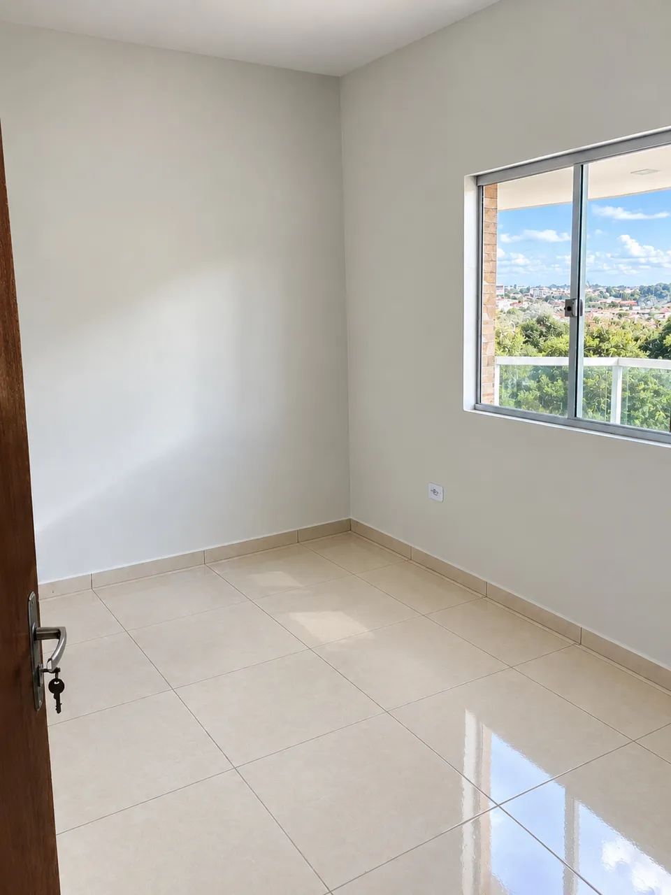 Casa 5 Quartos, 1 Suíte, 3 Banheiros, Varanda ampla e Garagem Coberta - Foto 5