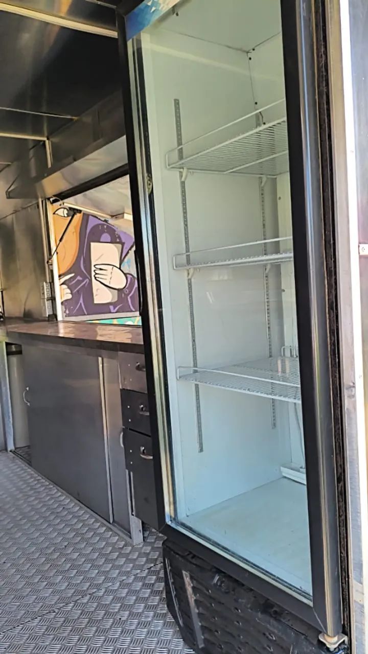 Trailler Foodtruck 4x2 2Eixos Completo para operação - Foto 4
