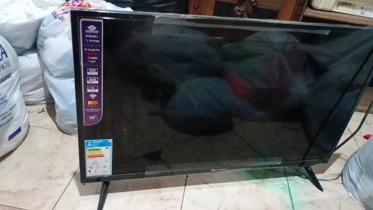 TV SMART VIZZION 32 COM DEFEITO  - Foto 2