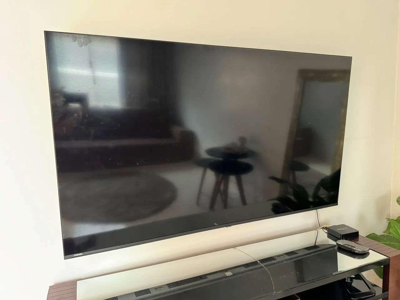 Tv 65 Toshiba com defeito - Foto 2