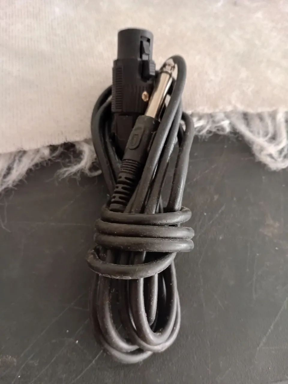 microfone dinâmico com fio da marca TRC. - Foto 3