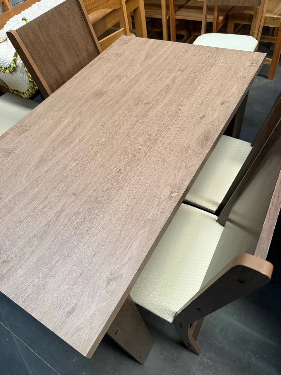 Mesa com 4 cadeiras - pronta entrega  - Foto 3