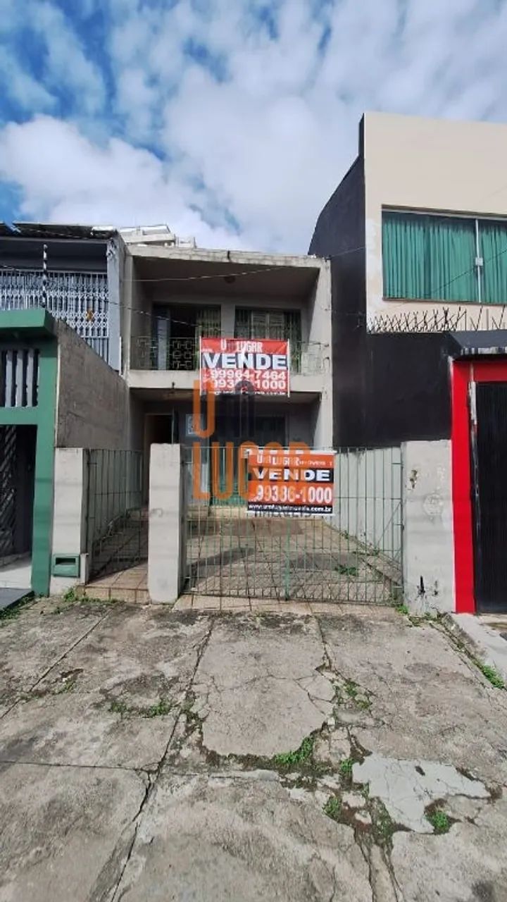 Um Lugar Imóveis Vende: Casa com ótimo espaço e boa localização na Alcindo Cacela entre Do - Foto 2