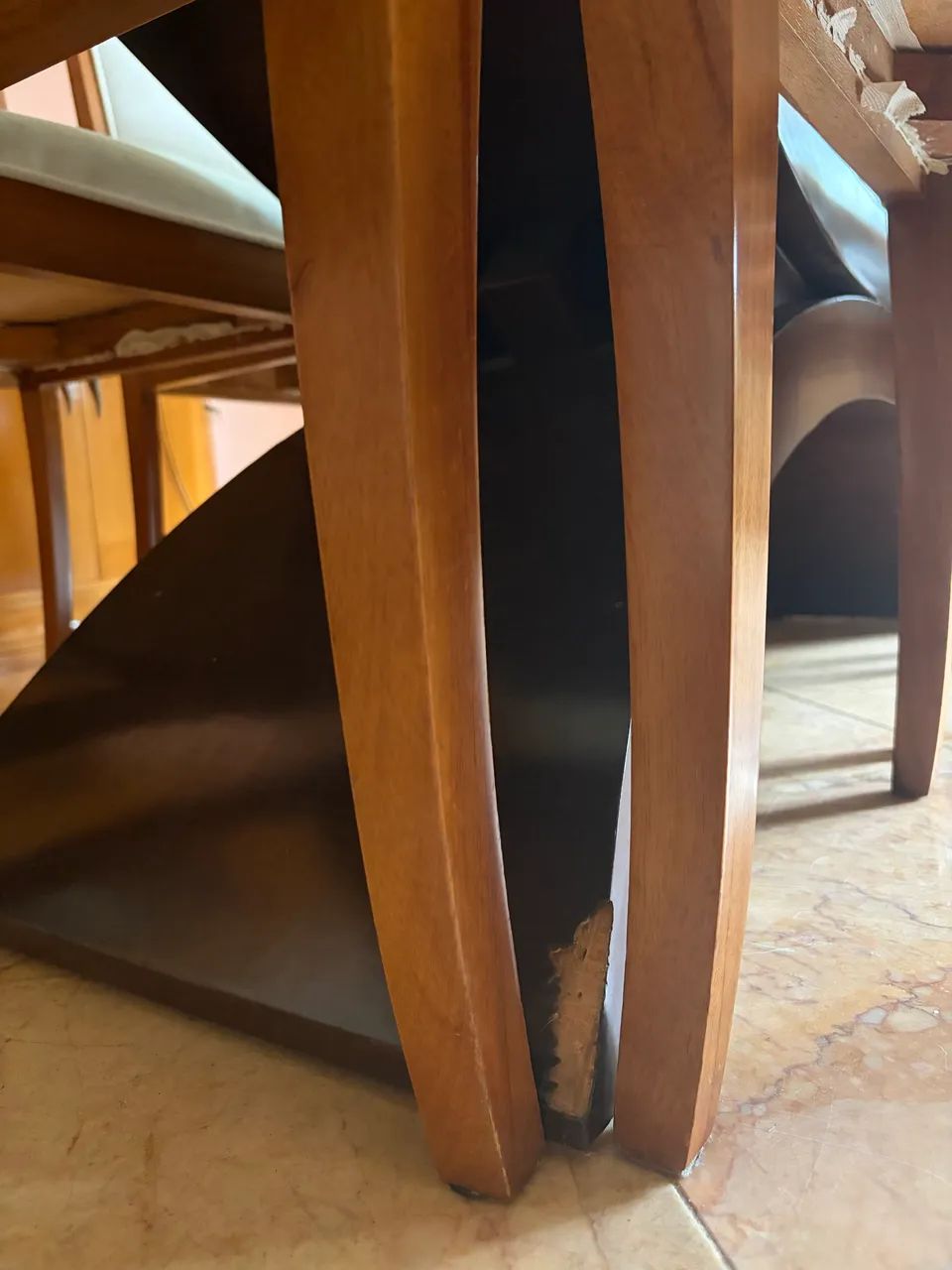 Mesa com 8 lugares com tampo de vidro - Foto 4