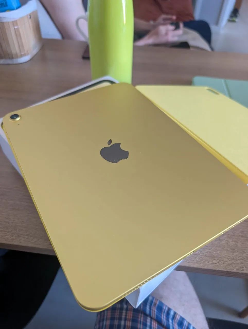 Apple iPad イエロー 本体 + Apple Pencil iPad 11 completo+ Apple pencil - Tablets e E-Readers - Jardim