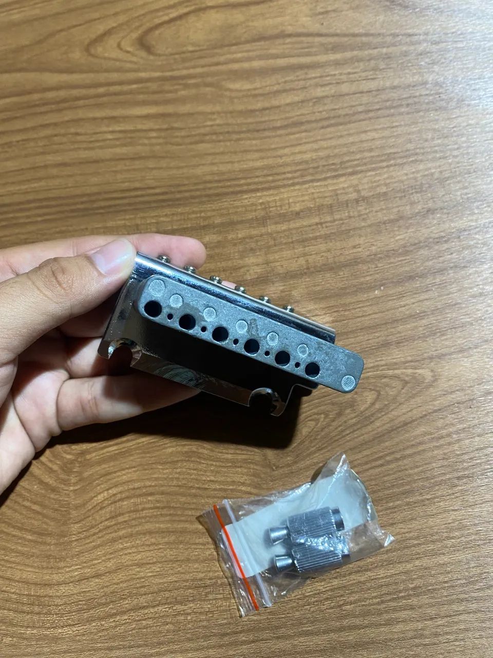 Ponte stratocaster dois pivôs + Neckplate original fender - Foto 3