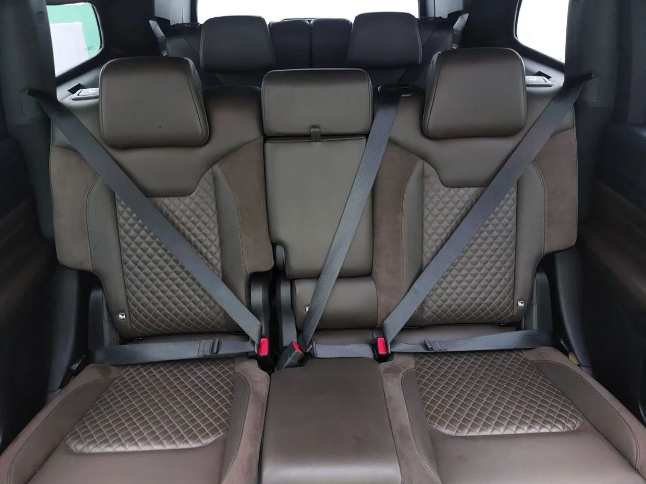 Jeep Commander Overland T270 1.3 TB Flex Aut., foto 18 de 18