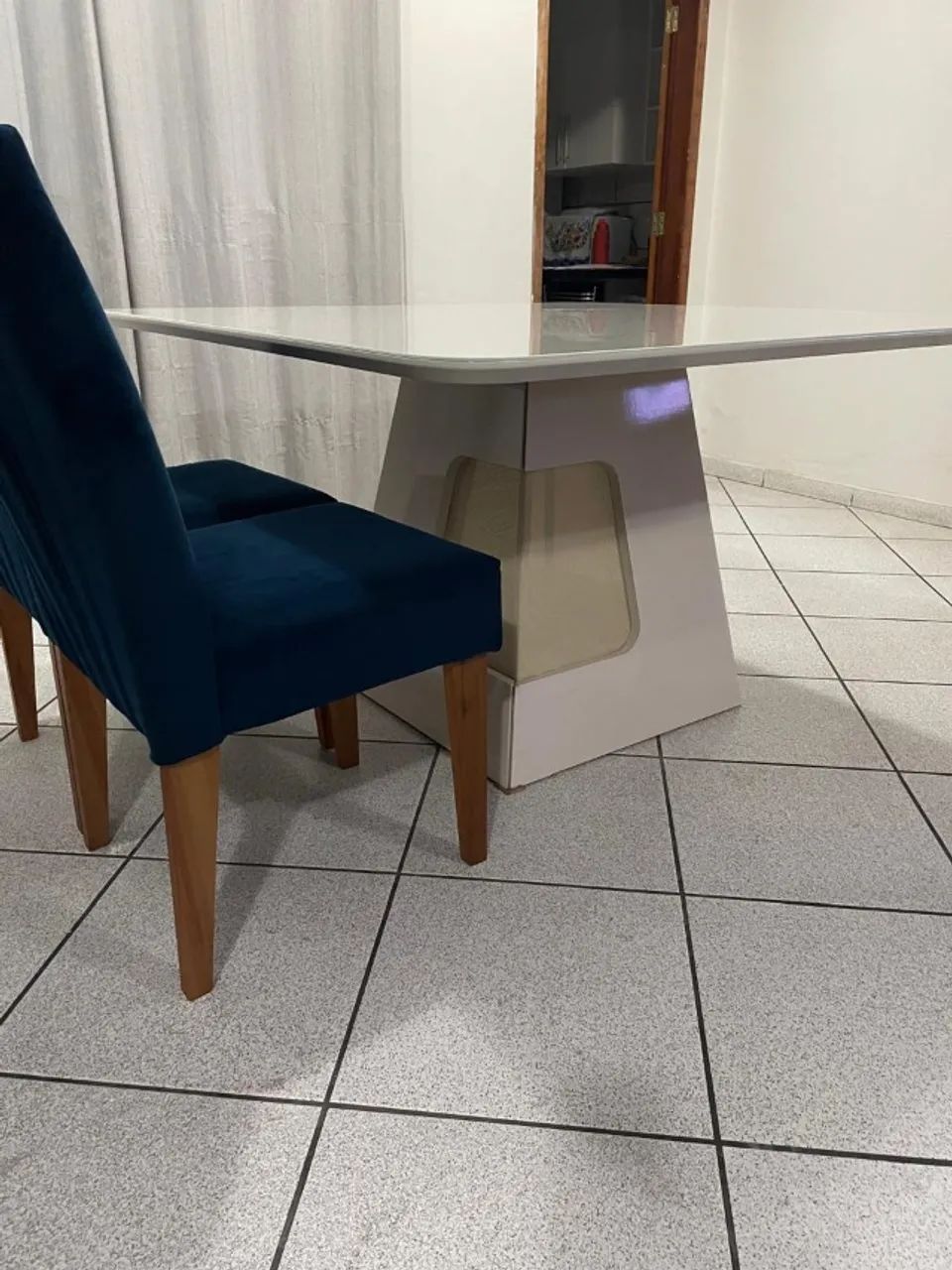 Mesa de jantar quadrada 8 lugares - Foto 4