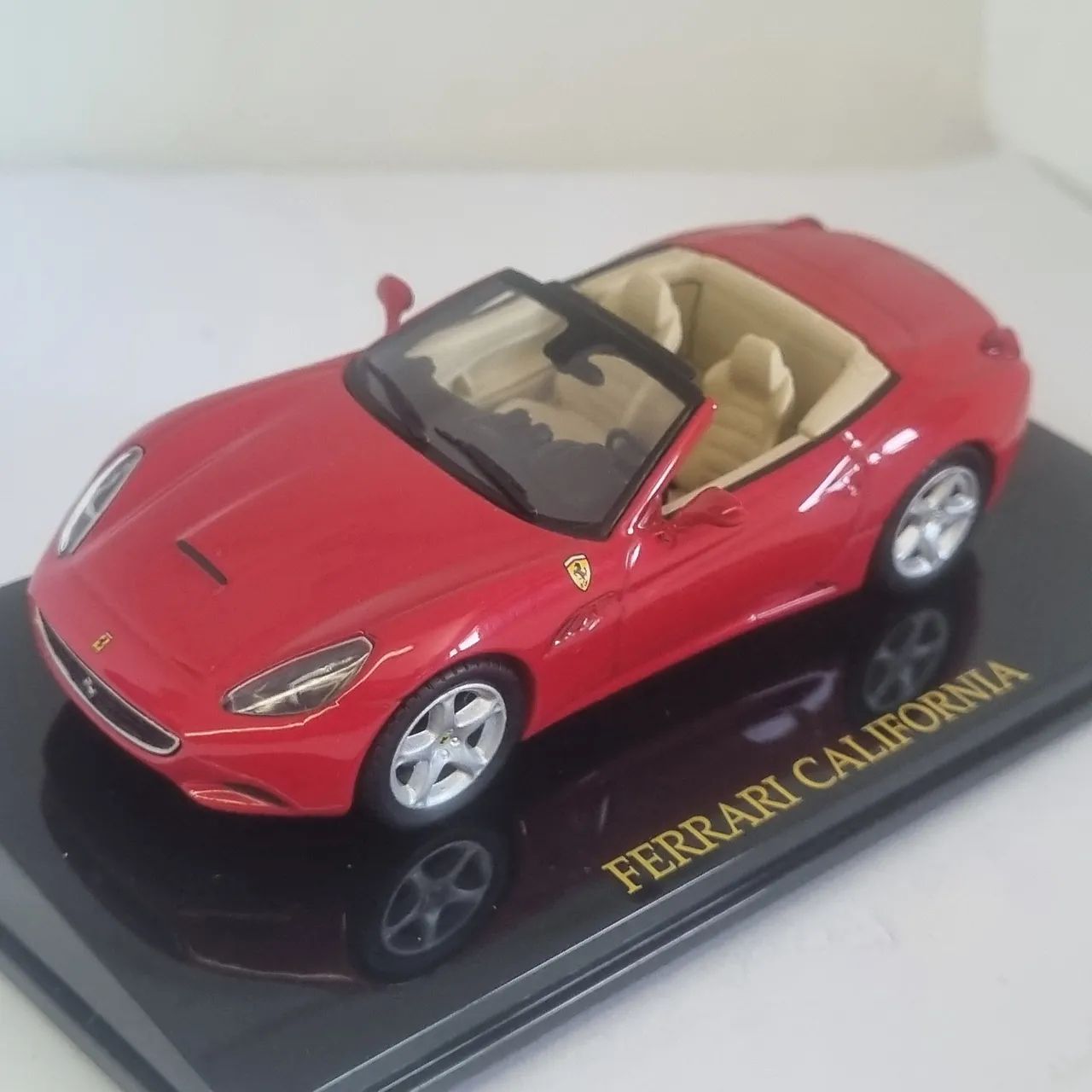Ferrari California 1:43