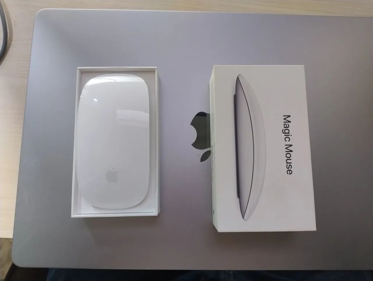 MacBook Pro M2 8gb e 256gb + Magic Mouse