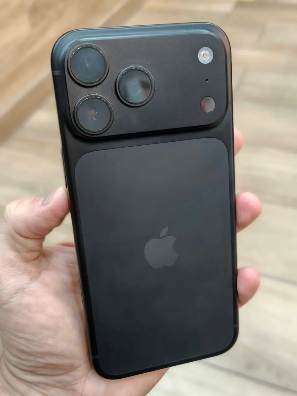 18 pro Max 256GB preto 