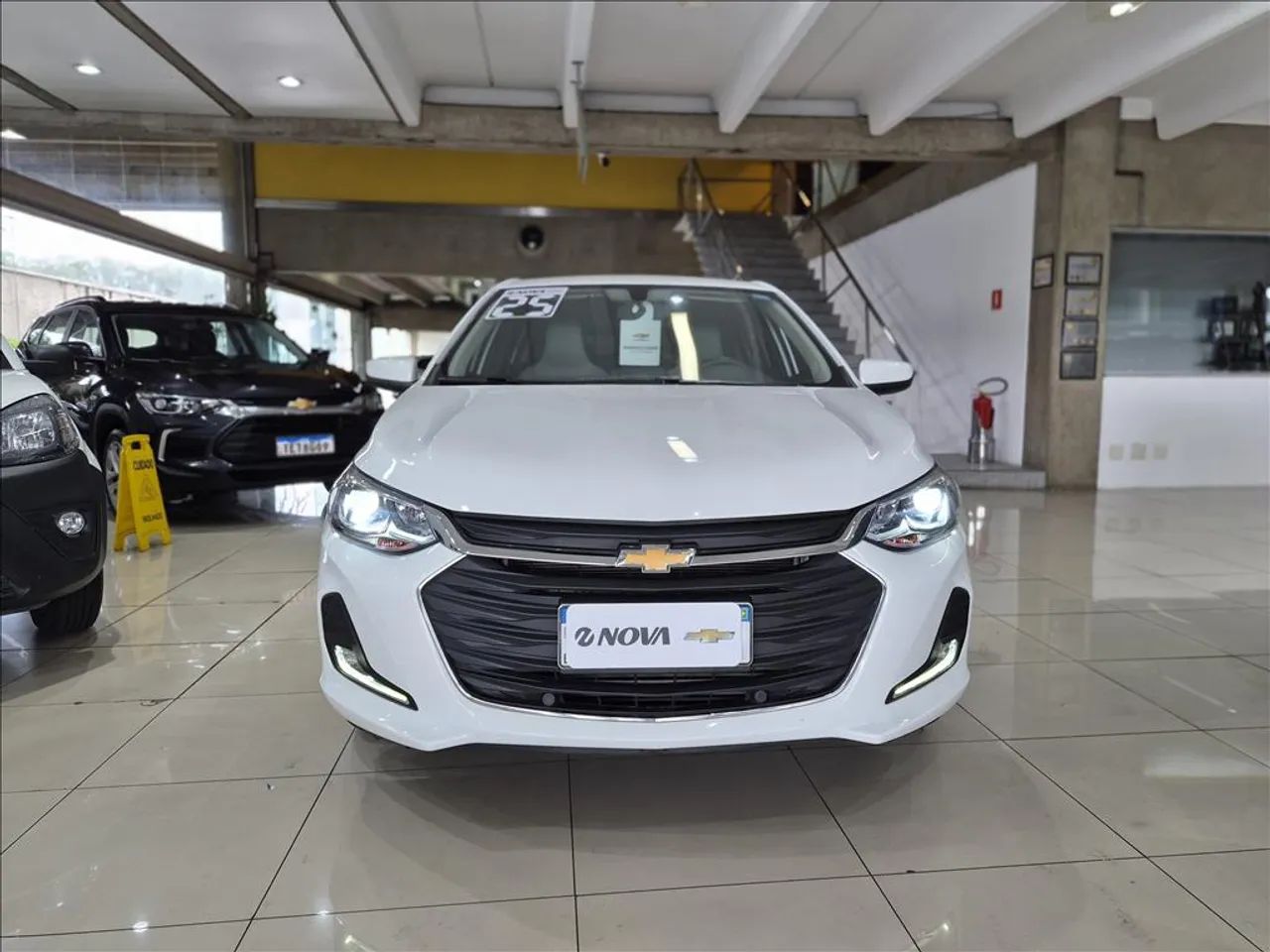 Chevrolet Onix Hatch Premier 1.0 12V TB Flex Aut. 4P, foto 2 de 15