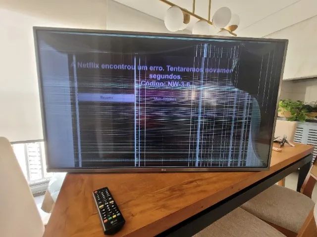 Smart TV LG 43UJ6525 de 43 polegadas com resolução 4K Ultra HD - Tela trincada - Foto 3