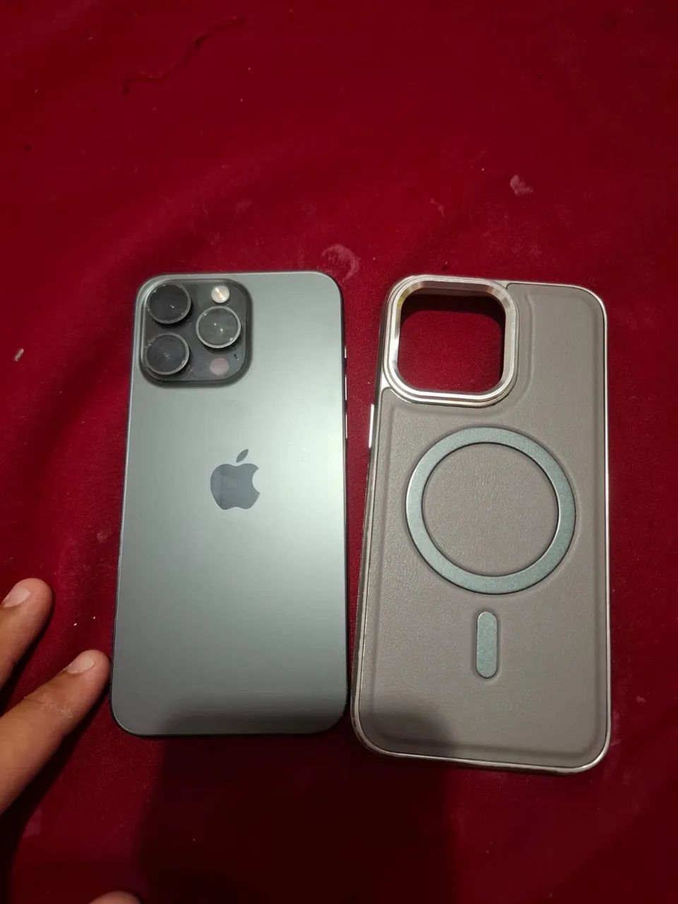 Vendo iPhone 15 pro max 1tb impecável 