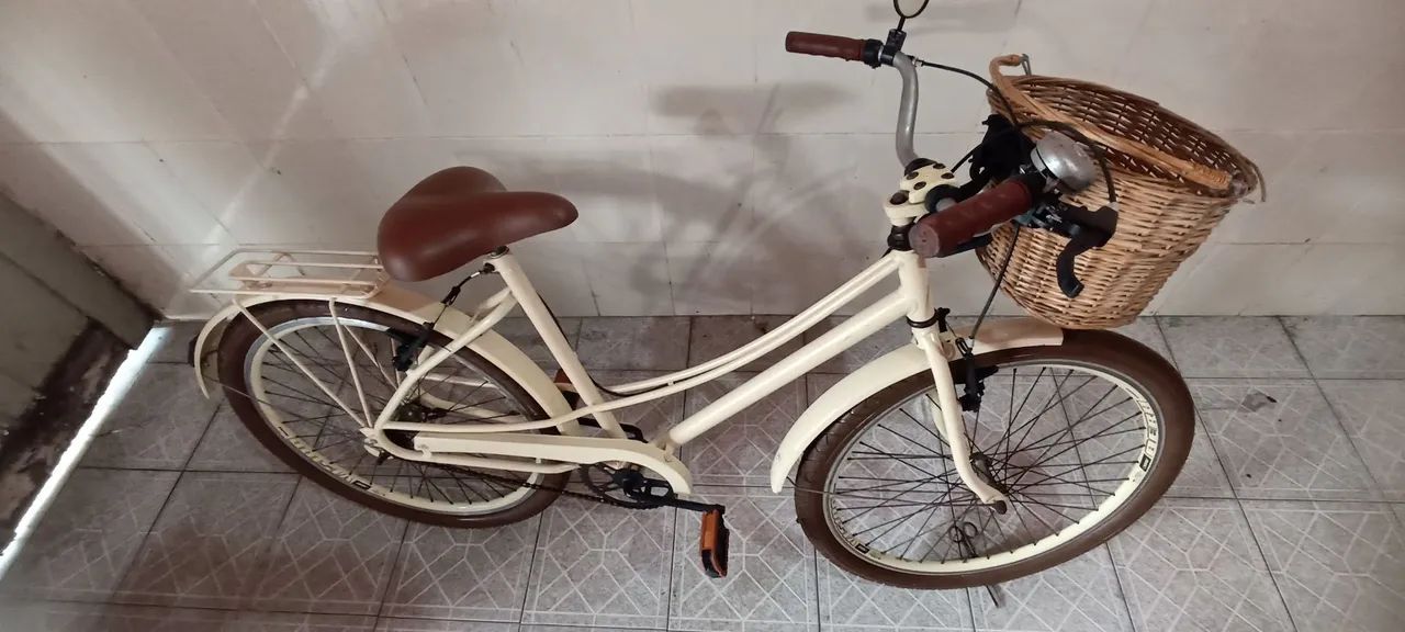Bicicleta feminina vintage com cestinha bege aro 26 - Foto 2
