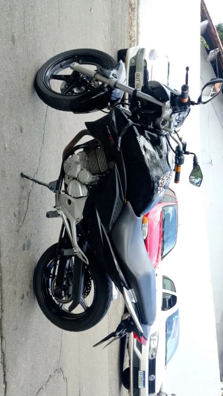 CB 300  - Foto 2