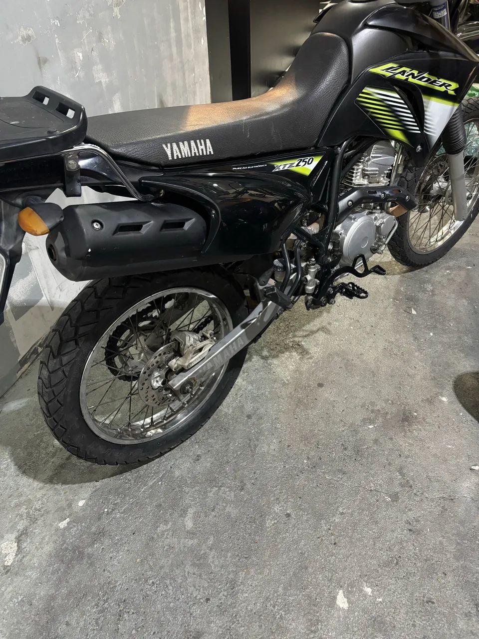 XTZ 250 LANDER  - Foto 3