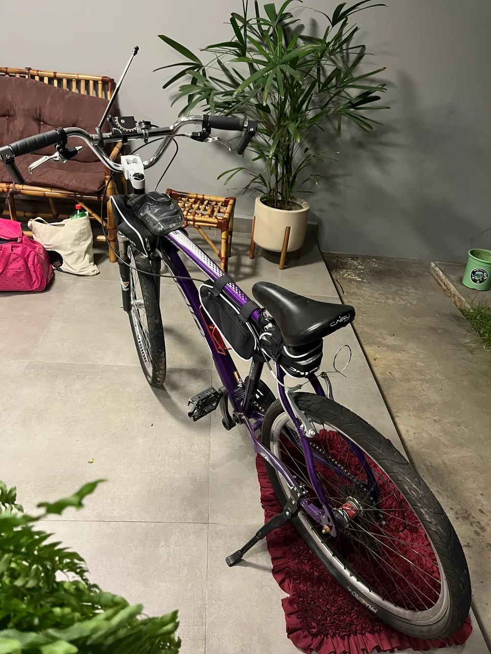 Bicicleta aro 26 raio roxa zerada 