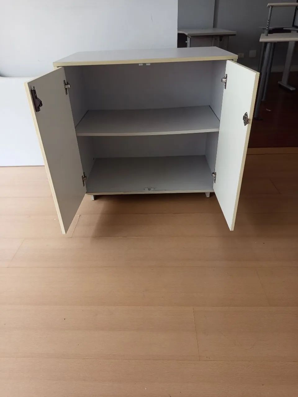 Armário com 2 portas para escritório  - Foto 2
