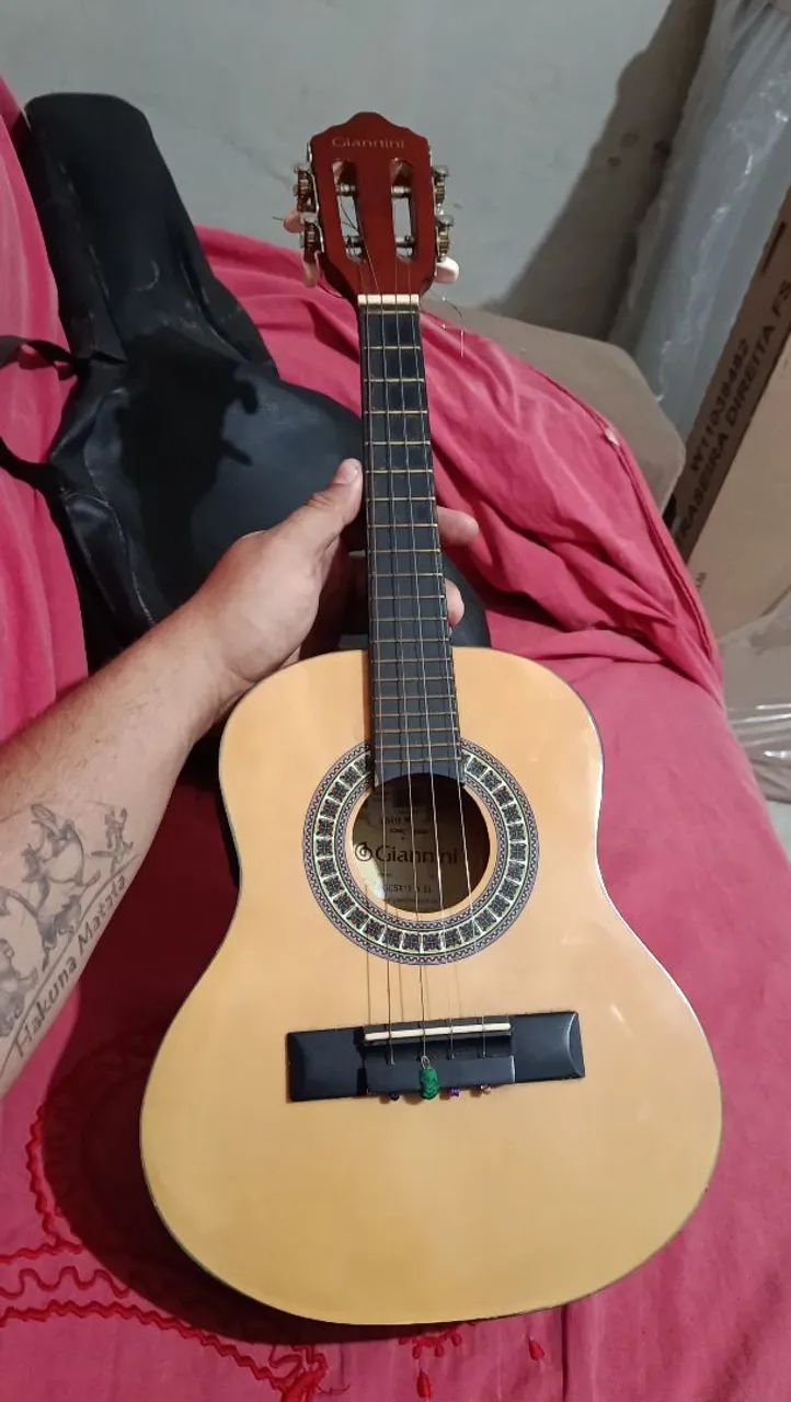 Cavaquinho Eletrico Giannini 