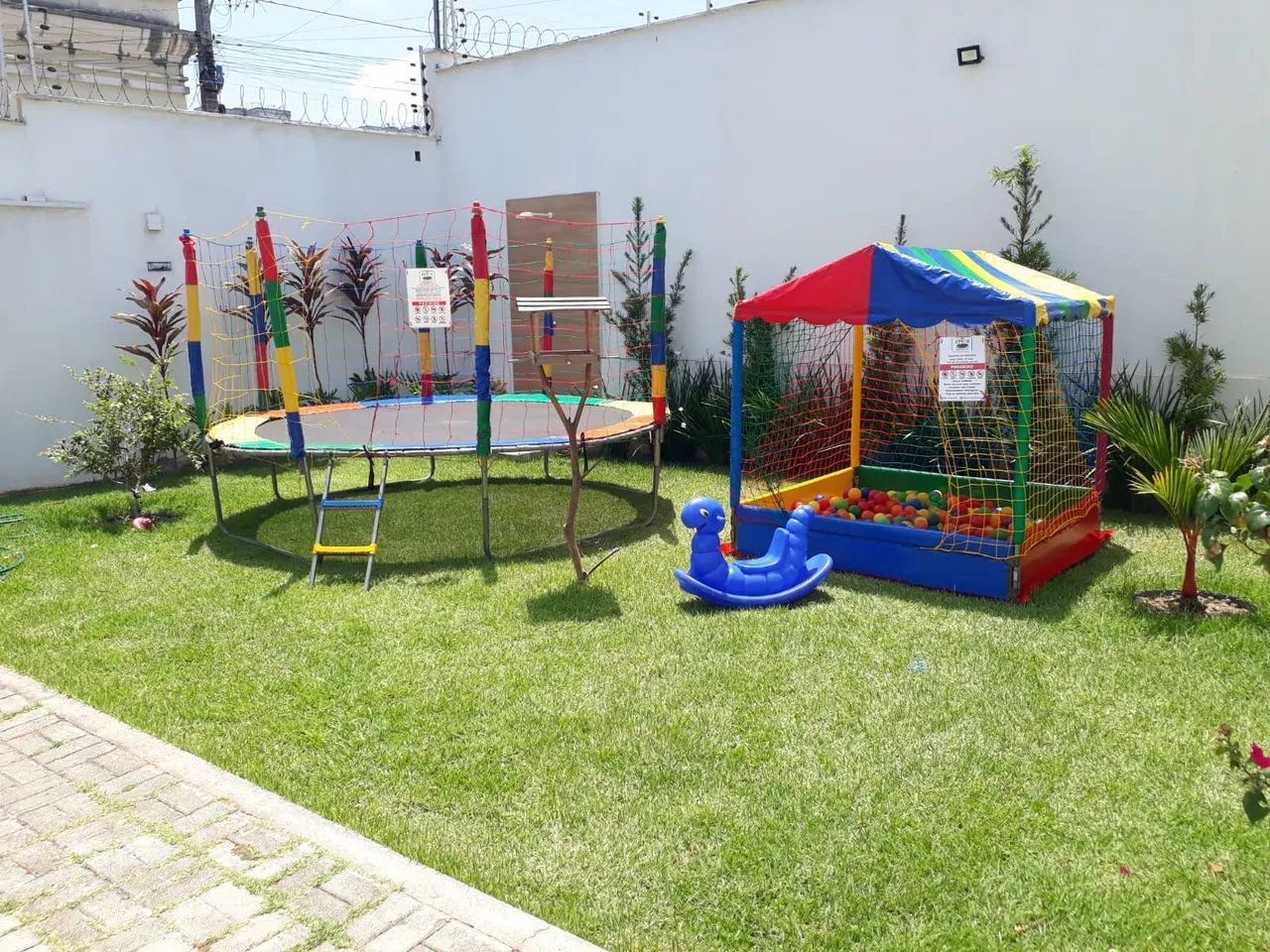 Aluguel Pula pula e piscina 24h $180