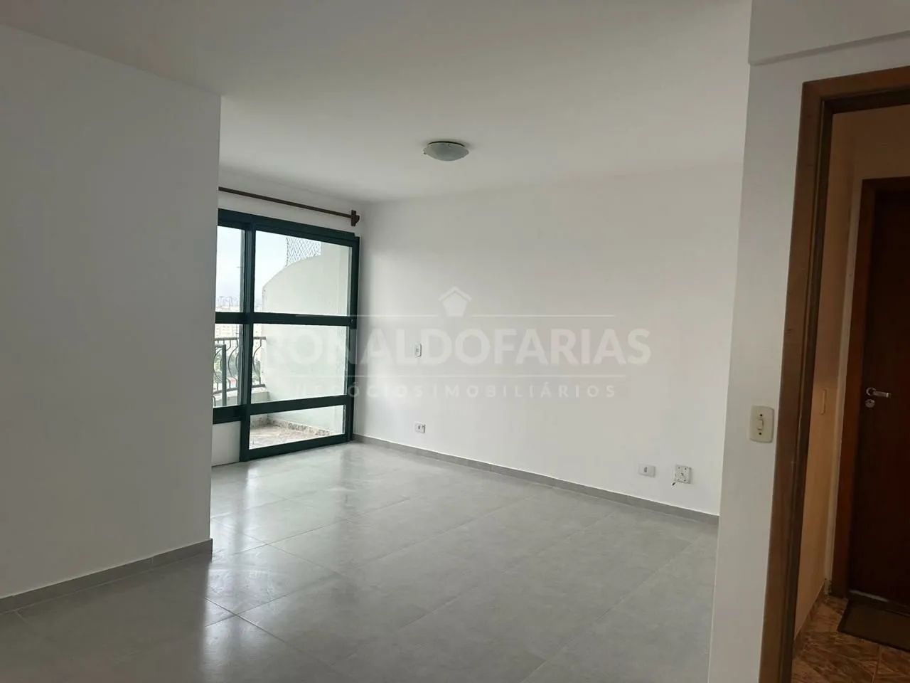 Apartamento a venda com 02 dormitórios em Interlagos