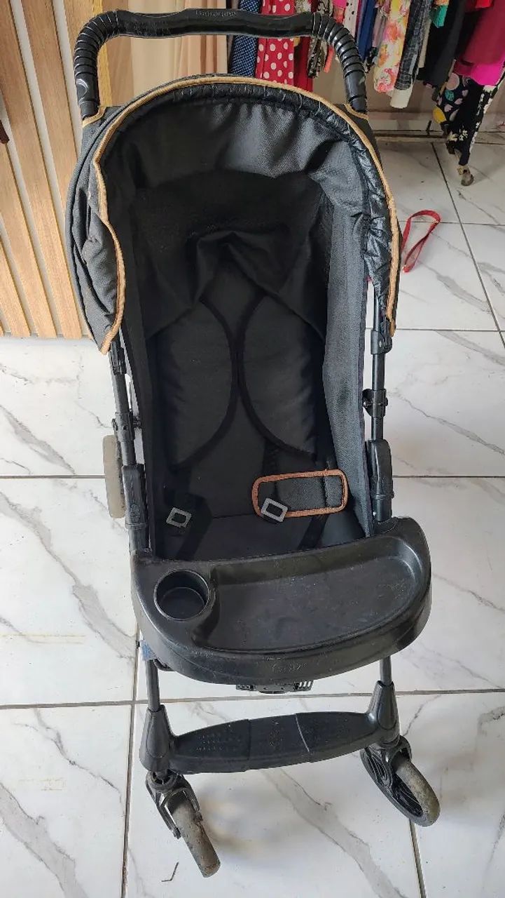 Carrinho de bebê preto  - Foto 3
