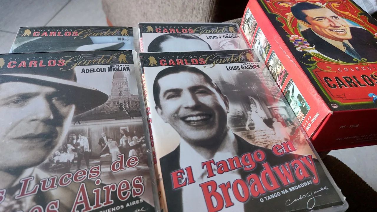 Kit colecionador Carlos Gardel e tangos CDs e Dvds - Foto 4