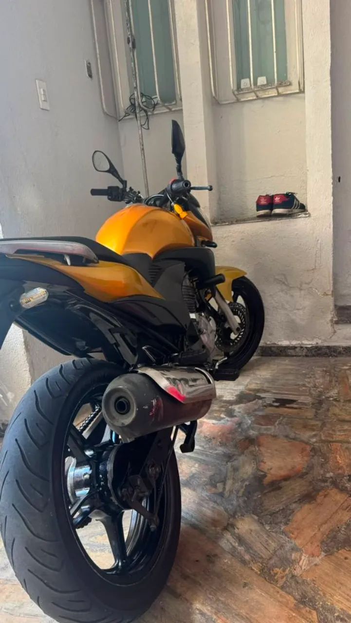 Cb 300
