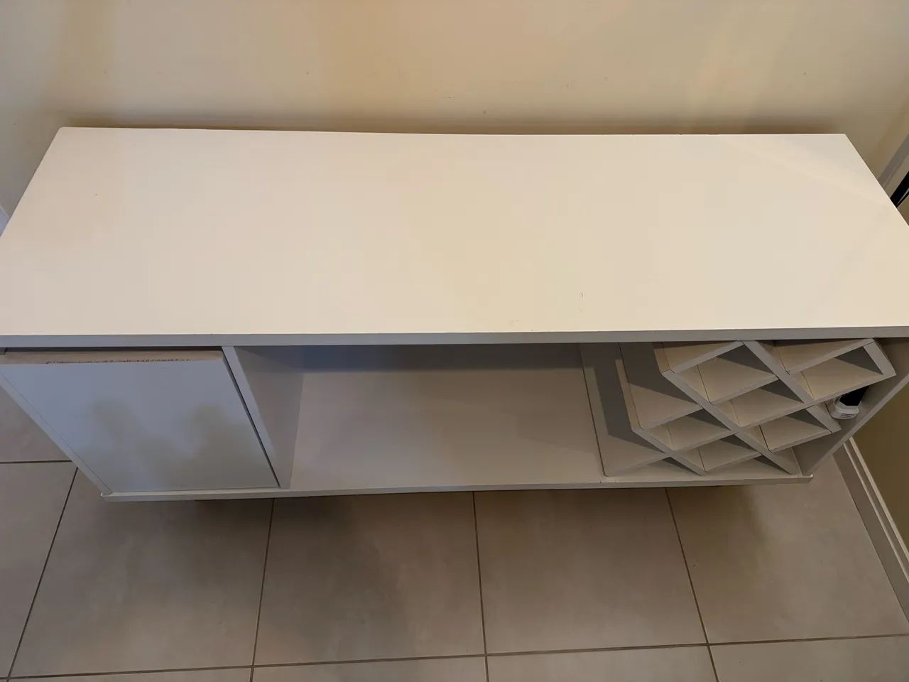  Balcão branco com adega  - Foto 3