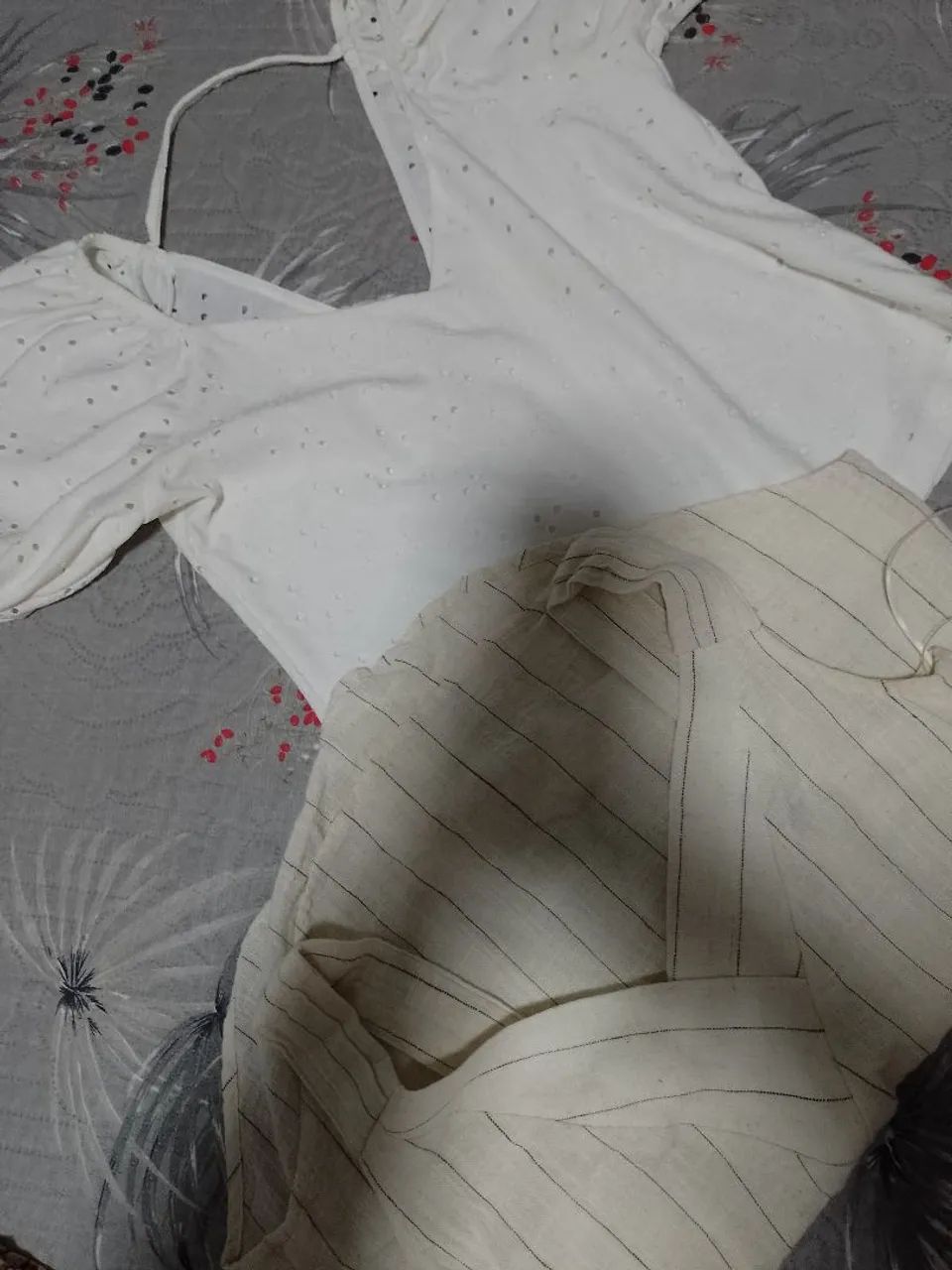 9 Peças usadas blusas saias shorts - Foto 5