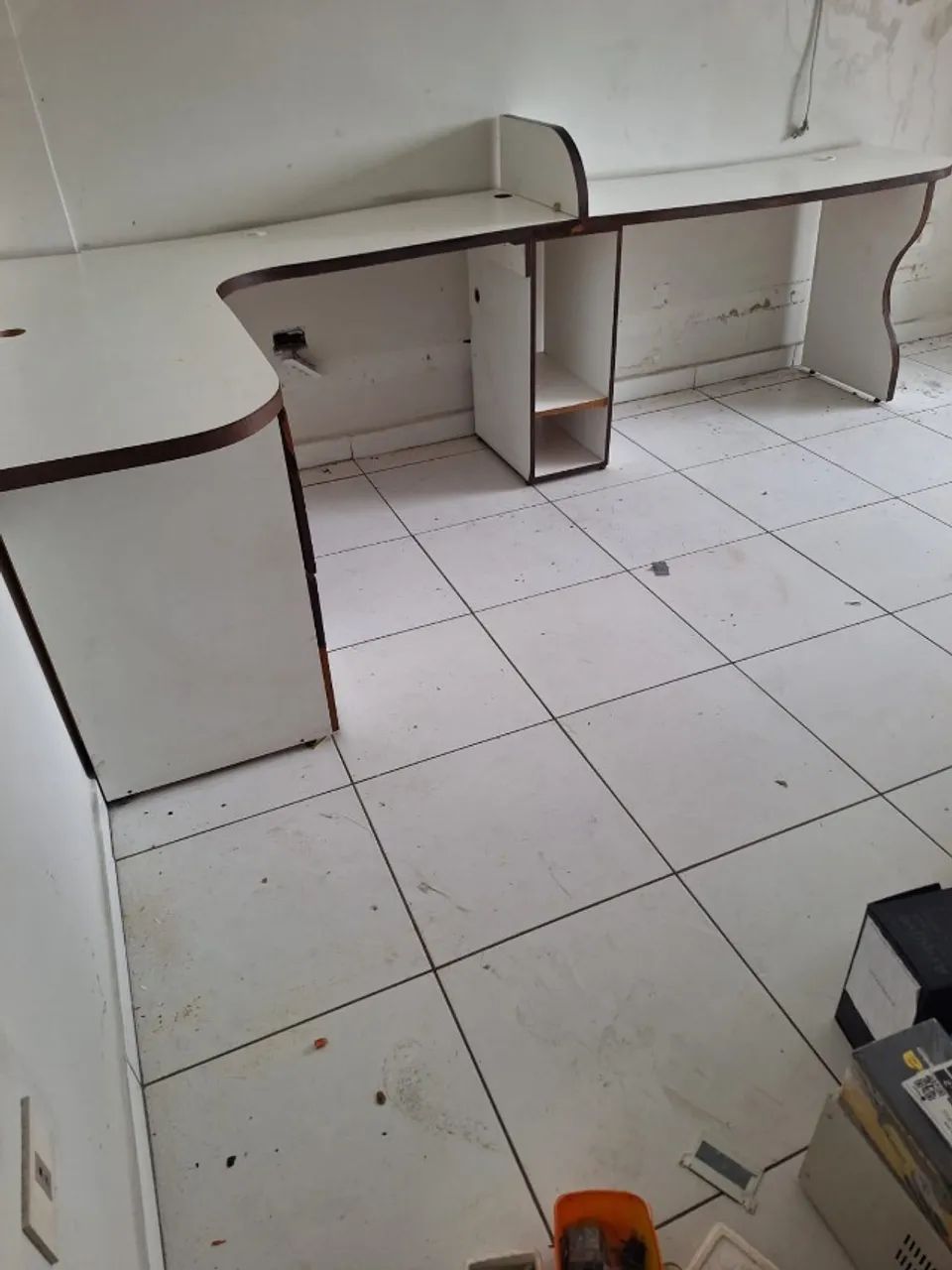 Mesa de bancada para escritório