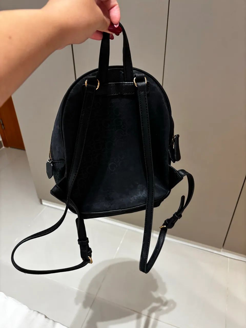 Mochila Original Guess - Preta | Excelente Estado - Foto 5
