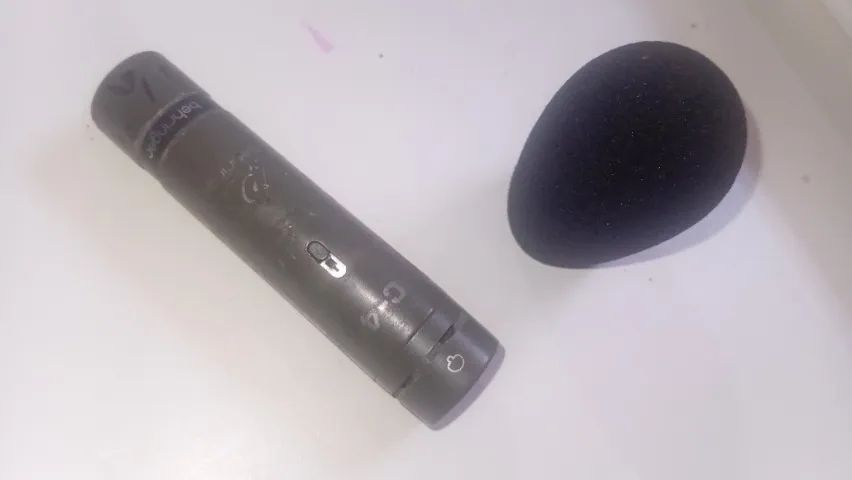 Microfone C4. BEHRINGER 