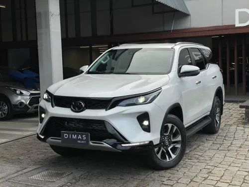 Toyota Hilux CD DLX 4X4 2.8 Diesel 2025