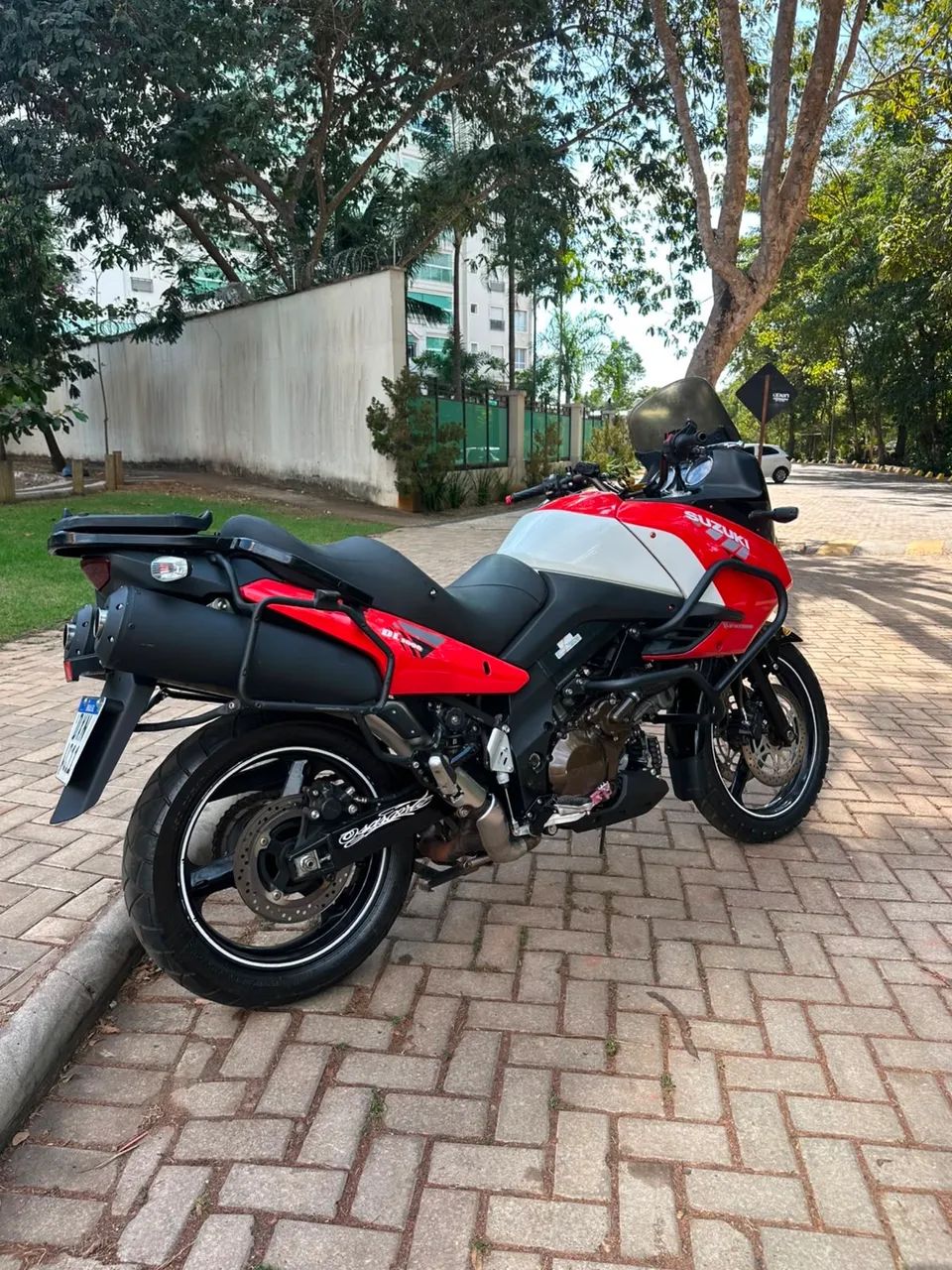 SUZUKI  DL 1000 V-STROM - Foto 3