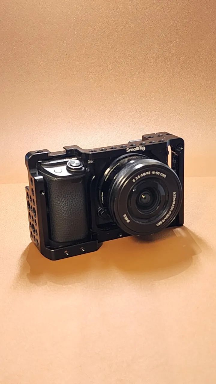 Sony a6300 com Cage