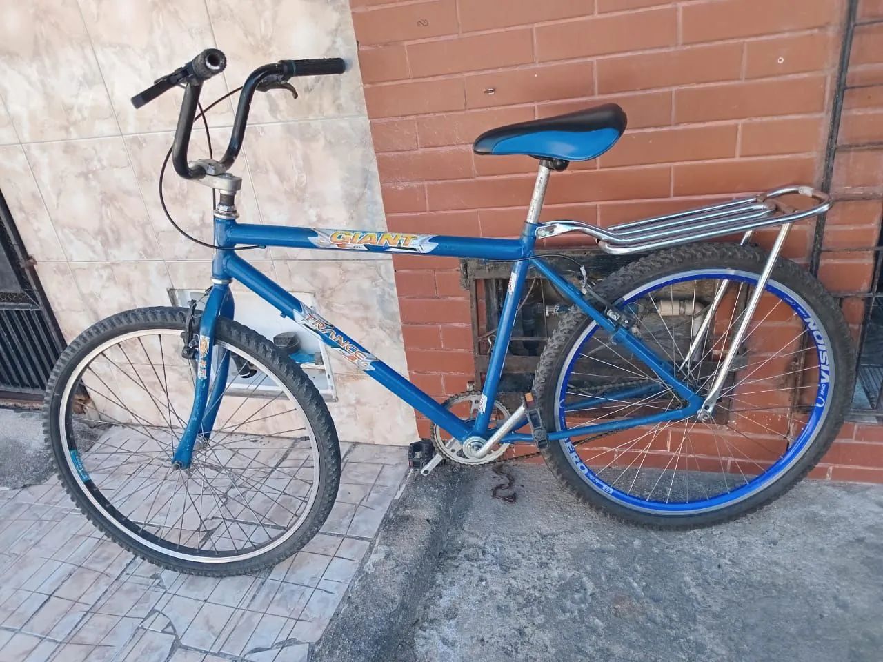 Vendo essa bicicleta boa. 