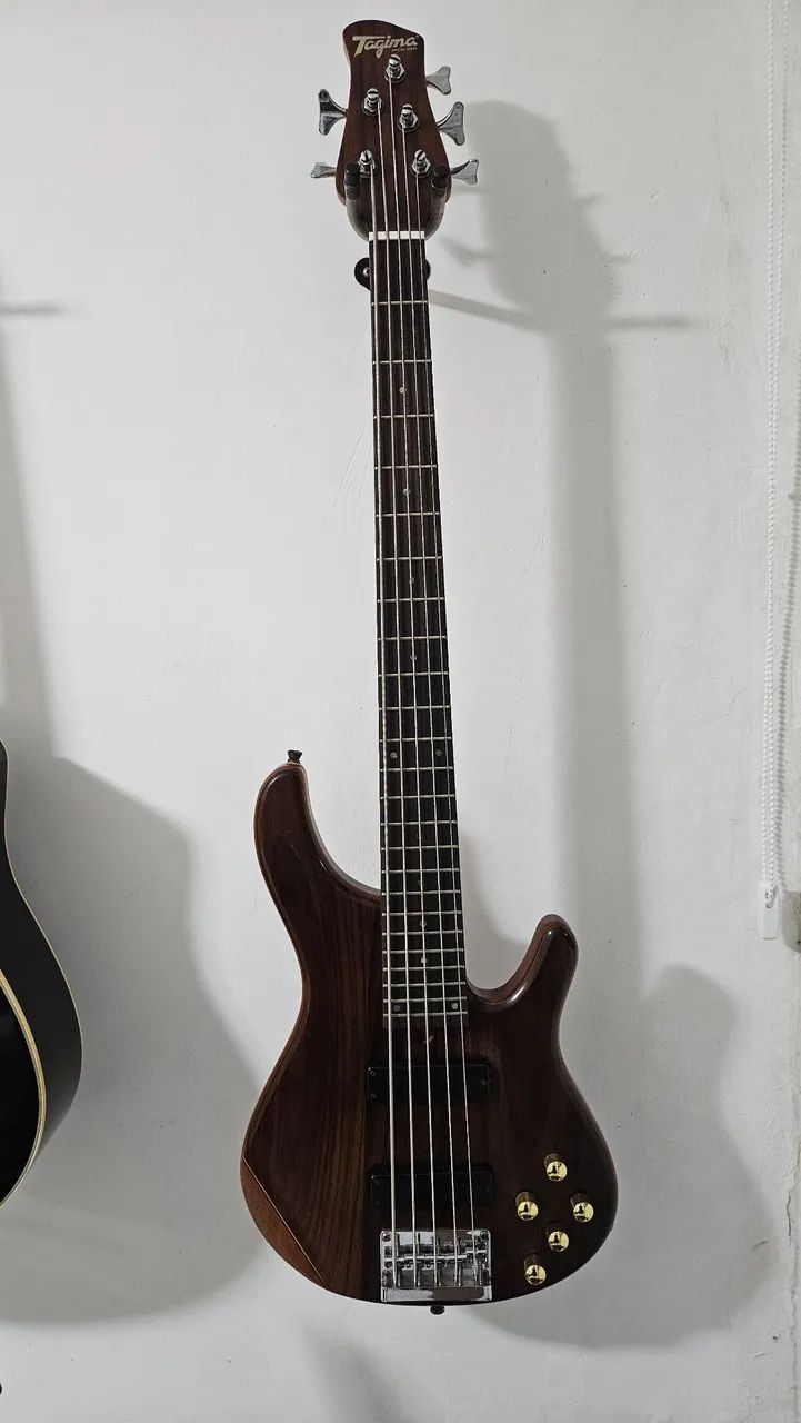 Baixo Tagima Millennium 5 Cordas