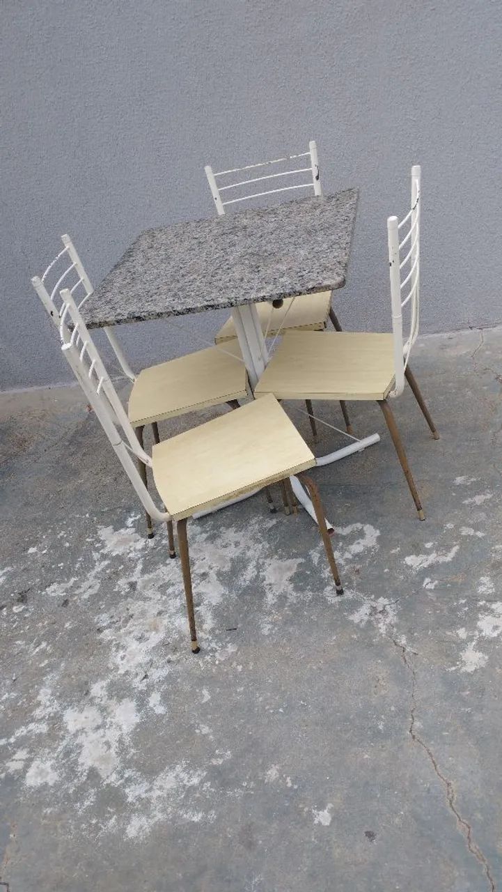 Mesa com 4 cadeiras. Entrega gratuita - Foto 3