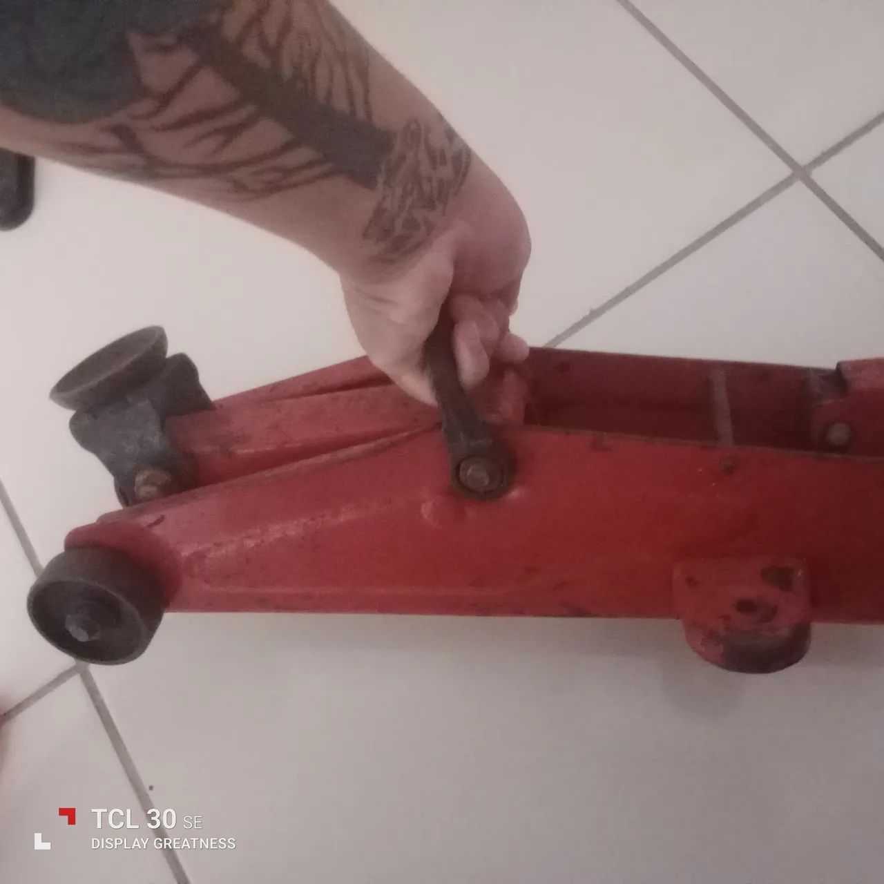 Macaco hidráulico para automóveis  - Foto 3