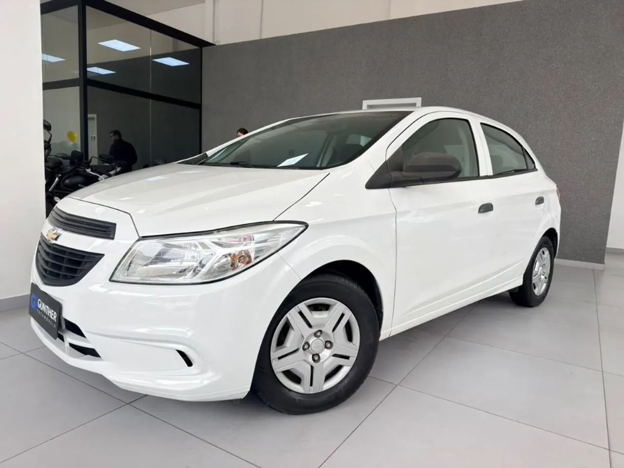 Chevrolet Onix JOY Hatch 1.0 8V Flex Mec. 4P 2017 - Foto 2