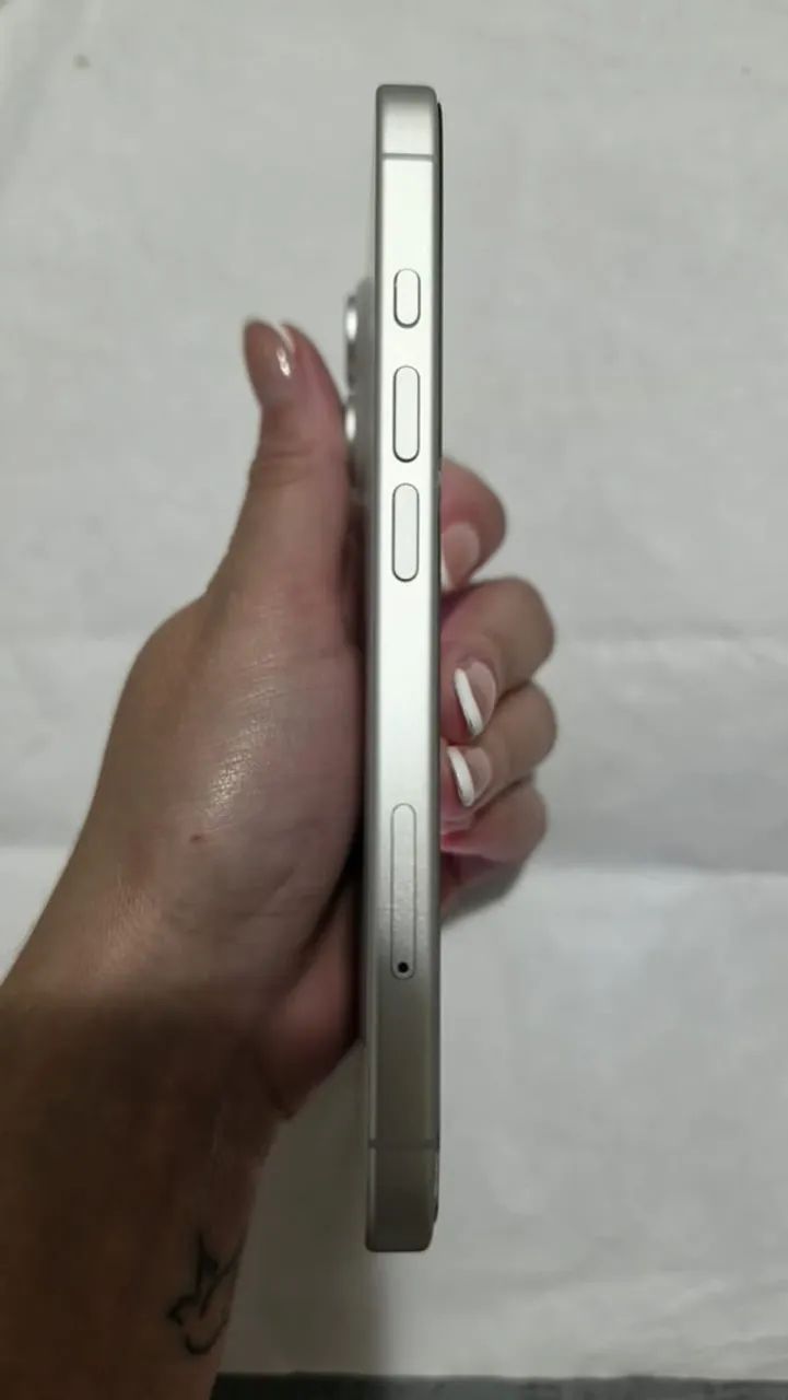 IPHONE 16 - Foto 5