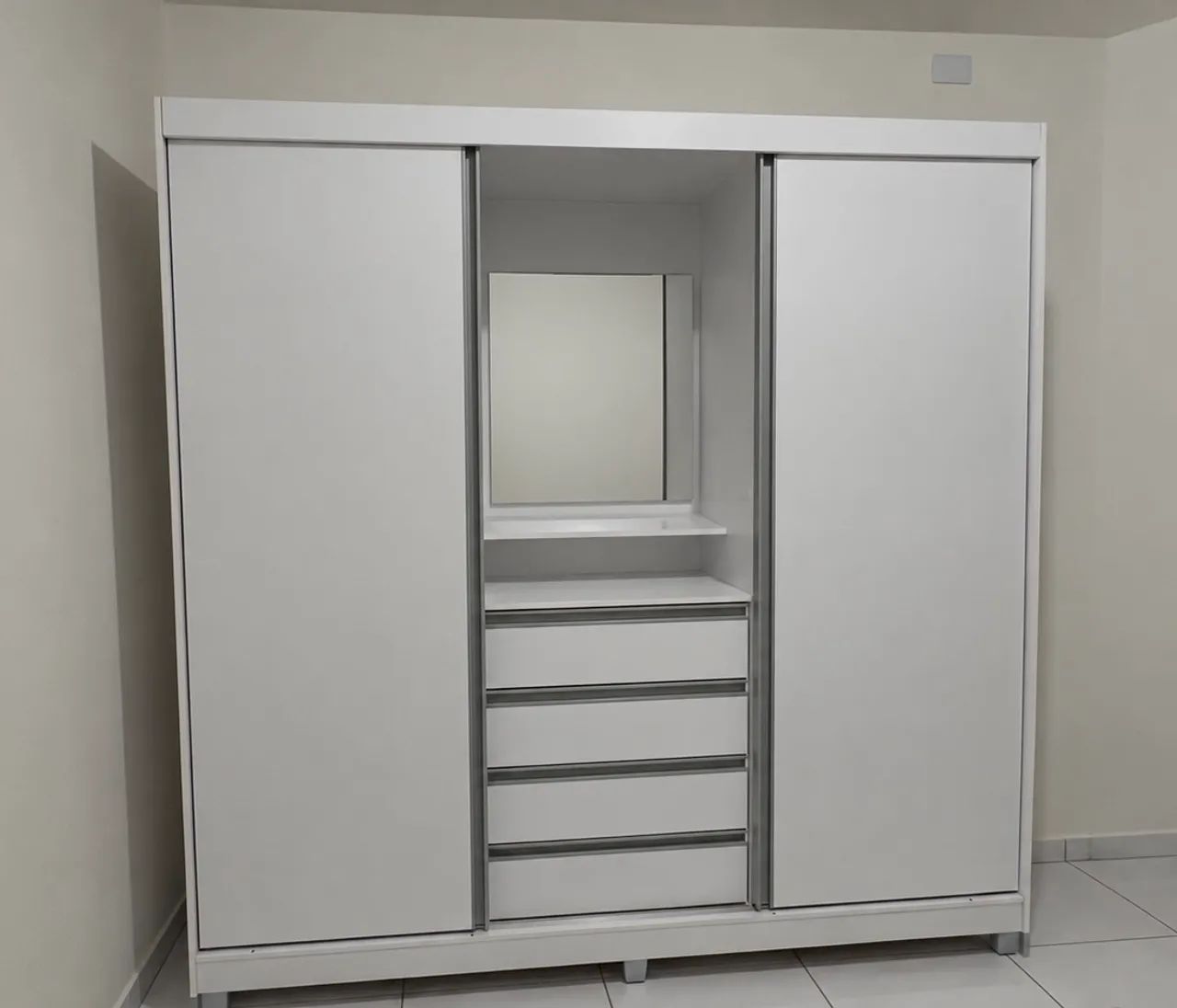 Guarda-roupa de casal 