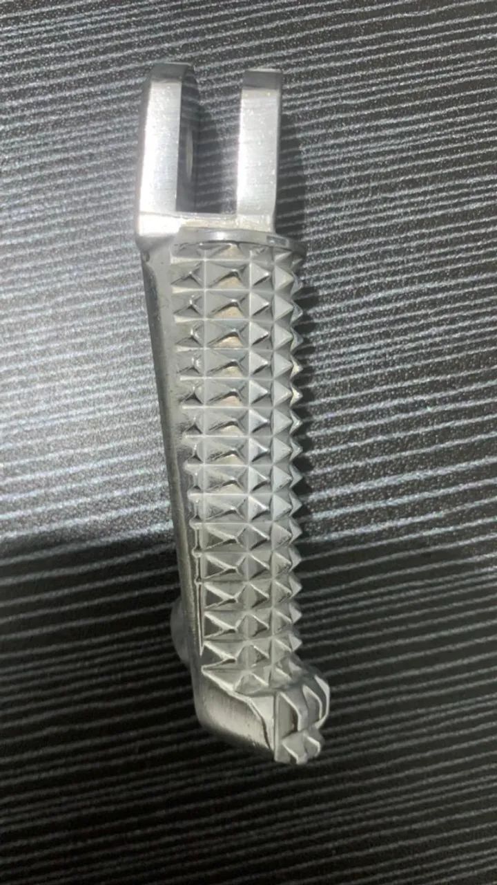 Estribo Pedaleira Dianteiro Direito MT03 Novo Yamaha - Foto 4