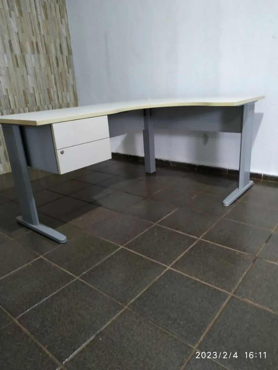 Mesa de Escritório Em L 