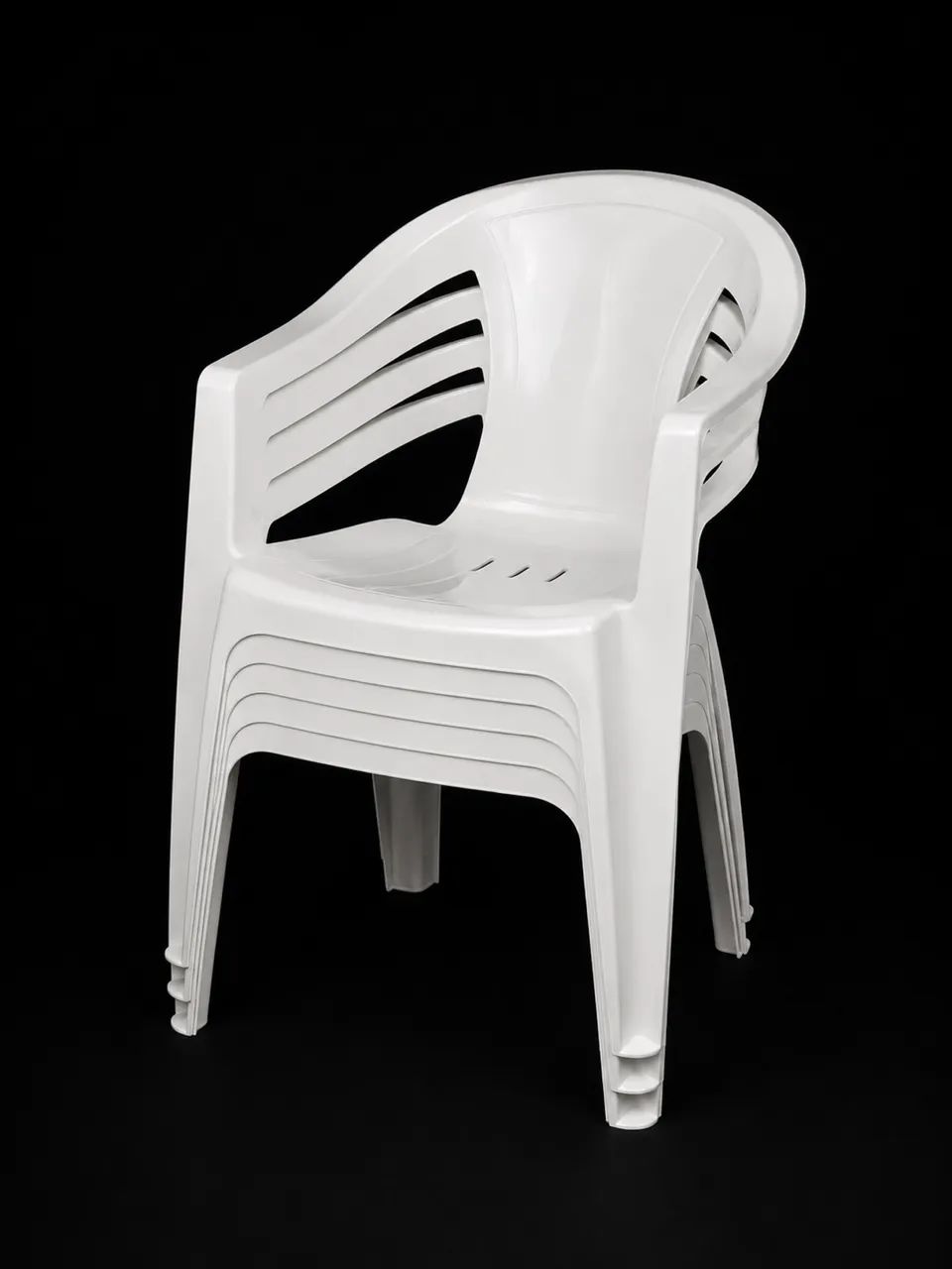 Mesa com cadeiras de plástico  - Foto 2