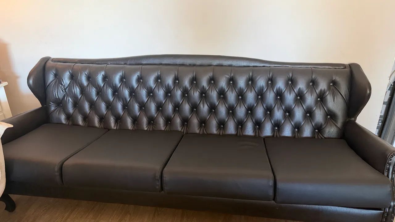 sofá Chesterfield 4 lugares e poltrona 