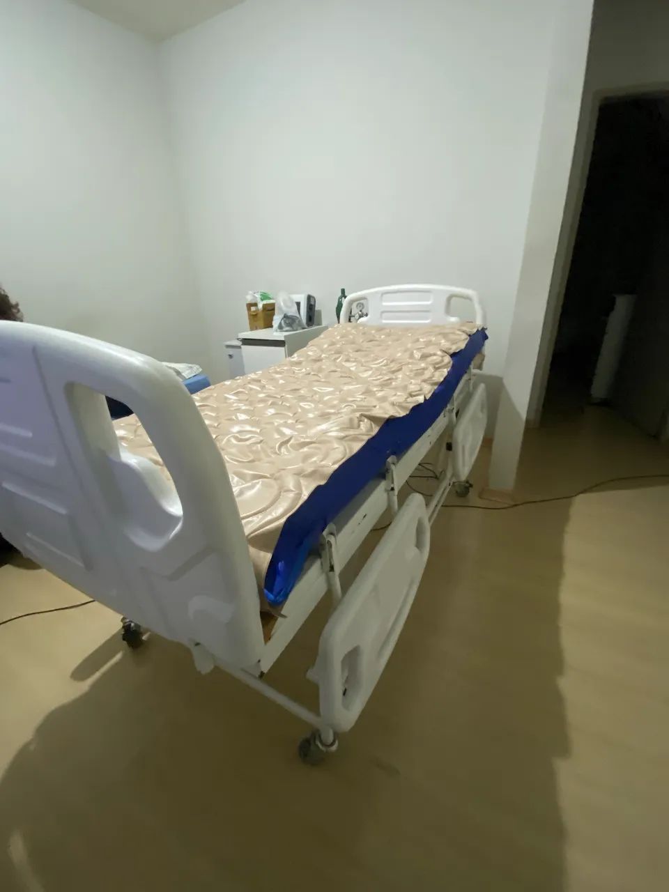 Vendo Cama Hospitalar Motorizada - Foto 3