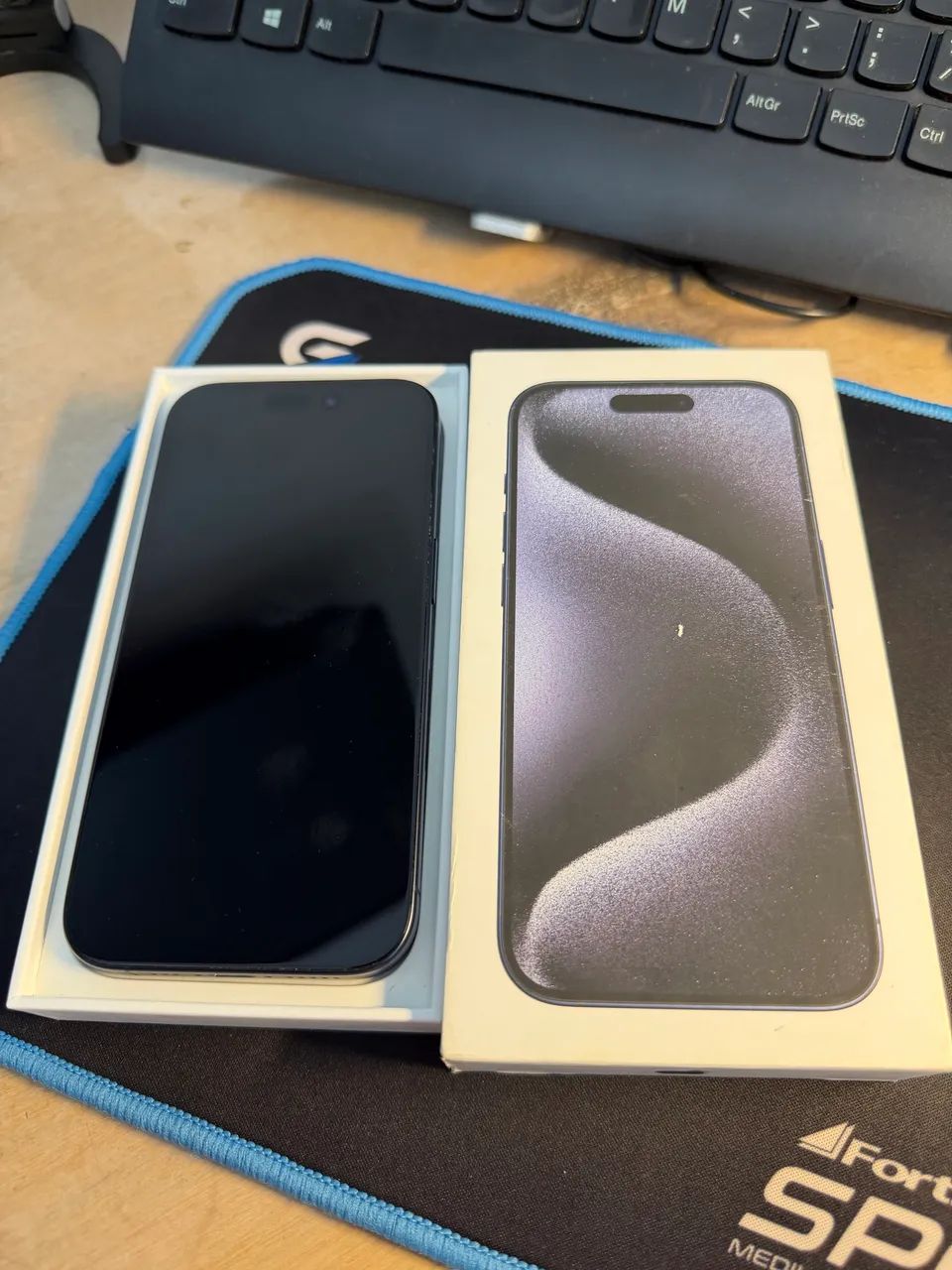 iPhone 15 Pro - 256GB - Bateria 90% - Impecável / Original
